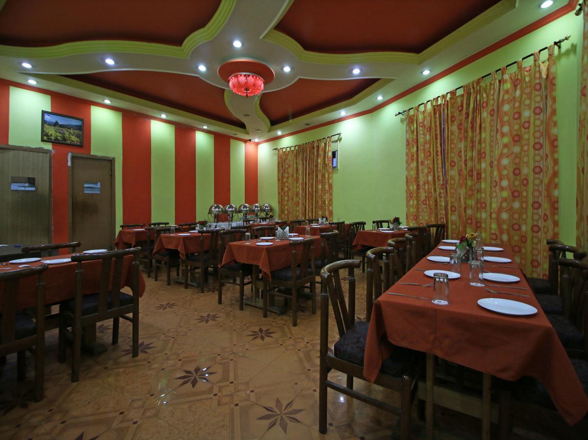 Hotel Oyo 5667 Katra Continental Zewnętrze zdjęcie