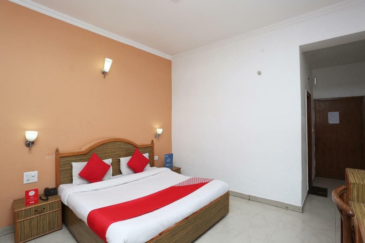 Hotel Oyo 5667 Katra Continental Zewnętrze zdjęcie